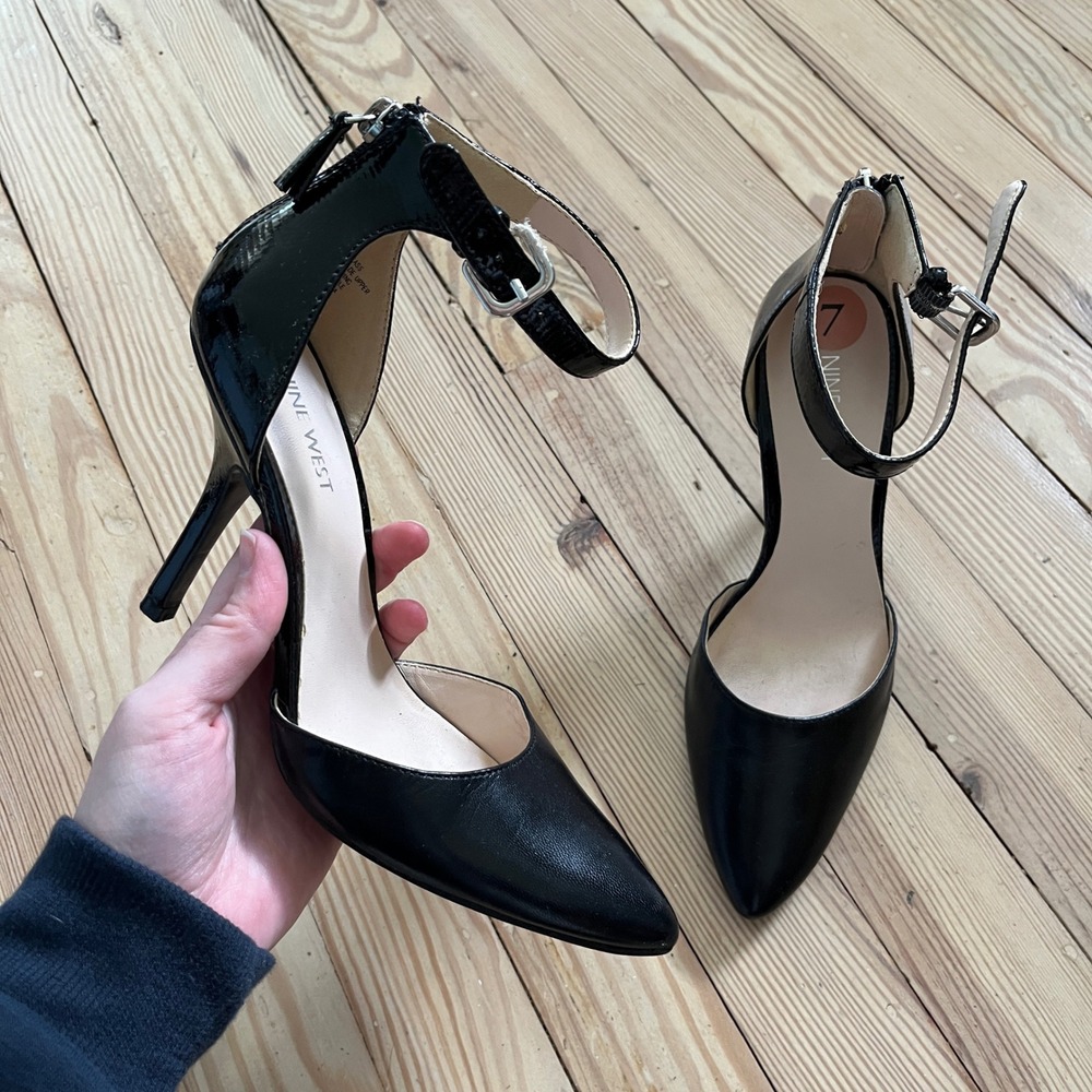 Nine West Bluegrass Pumps Womens 7 Black d'Orsay Pointed Toe Ankle Strap Heels